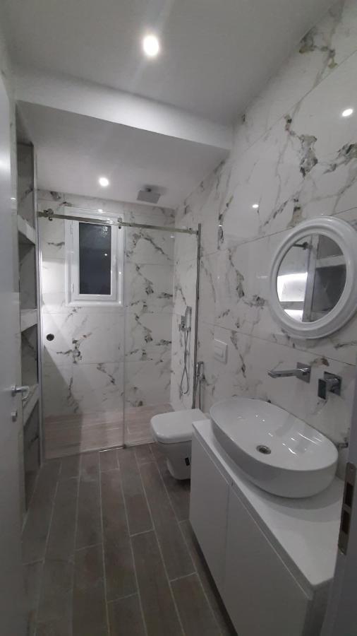 Sea & Sun Apartment Vlorë エクステリア 写真