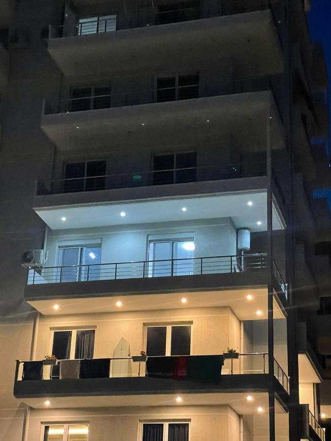 Sea & Sun Apartment Vlorë エクステリア 写真
