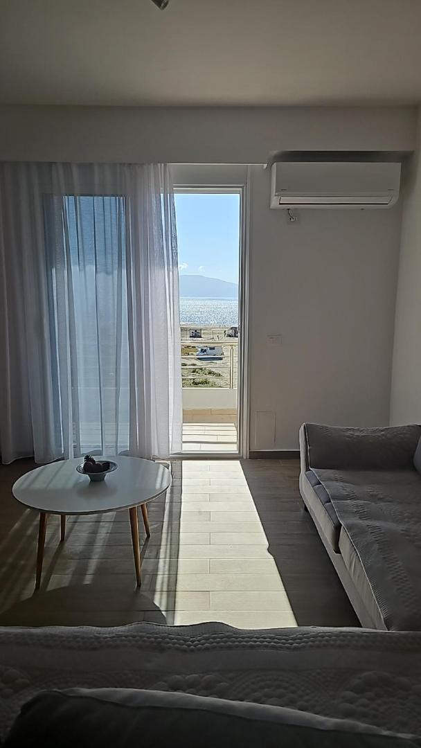 Sea & Sun Apartment Vlorë エクステリア 写真